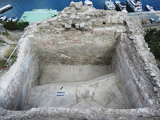 Башня № 5 генуэзской крепости Чембало после завершения археологических исследований. 2017 год.
